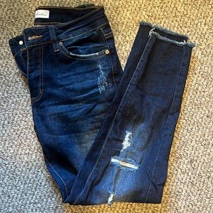 Kan Can size 7/27 dark distressed denim